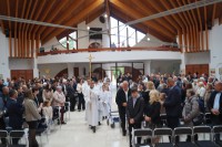 · Okt. 5 én vasárnap a 11.00 órakor kezdődő szentmisében tartjuk az elsőáldozás ünnepét.